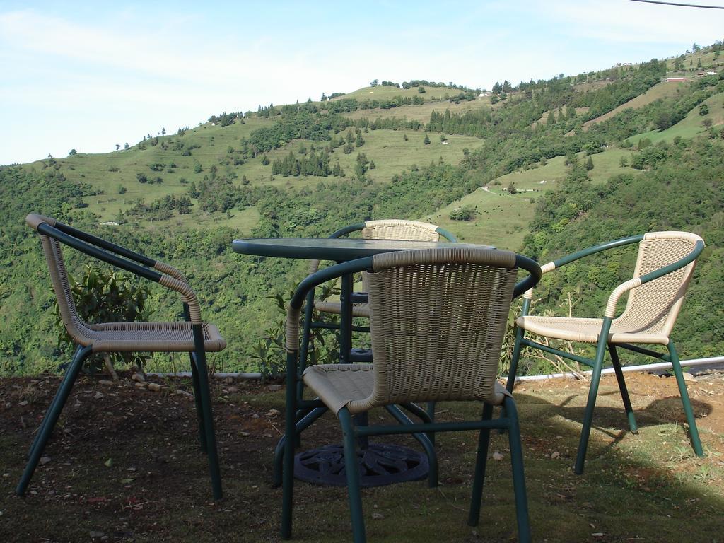 Villa Winlu Vacation Farm à Renai Extérieur photo